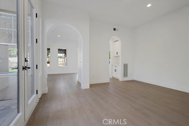 MLS #OC25241878 image #9