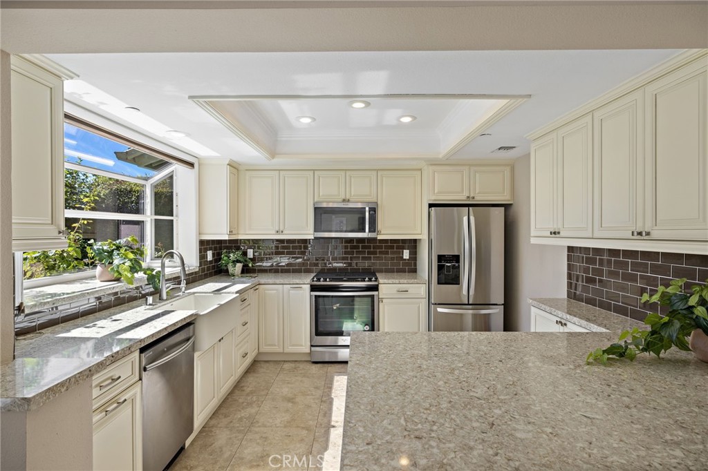 MLS #OC25241913 image #31