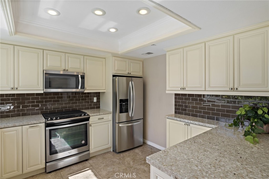 MLS #OC25241913 image #32