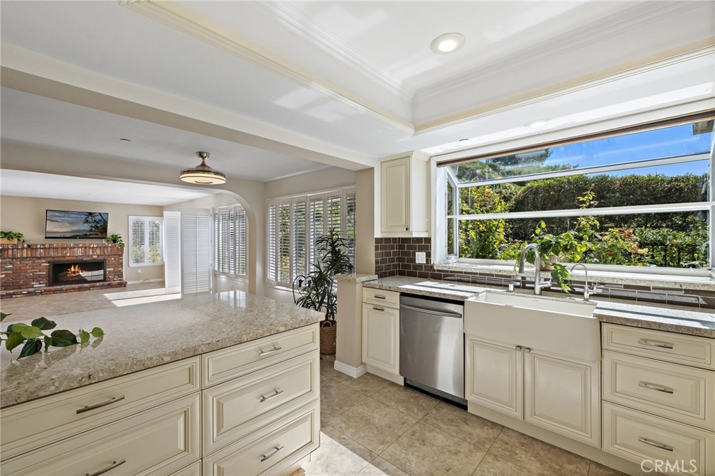 MLS #OC25241913 image #34