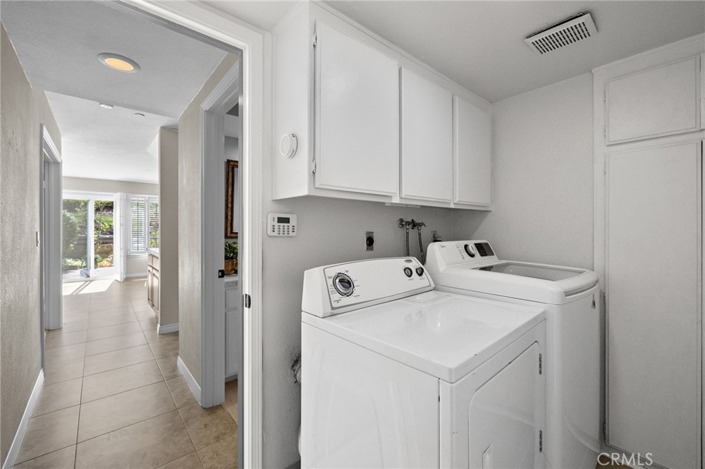 MLS #OC25241913 image #40