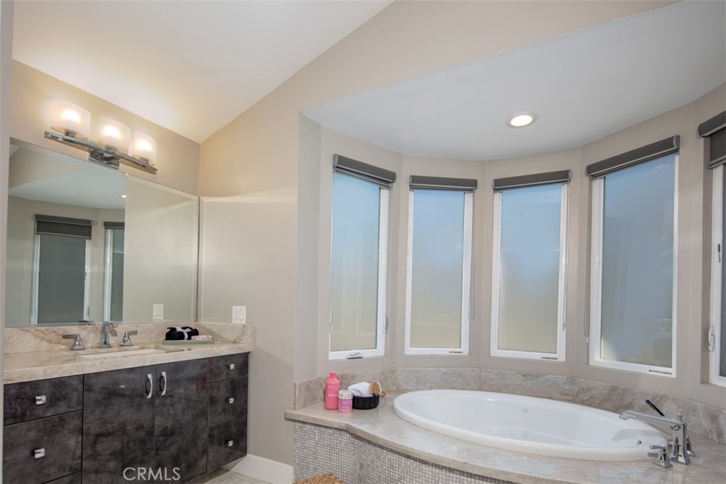 MLS #OC25241954 image #35