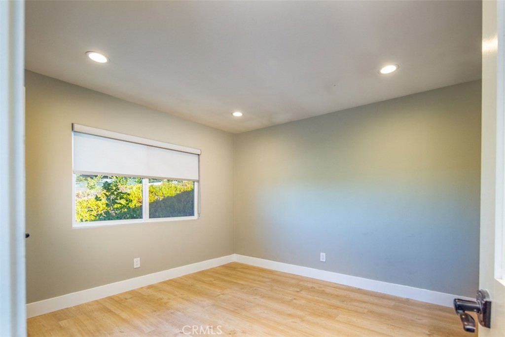 MLS #OC25241954 image #8