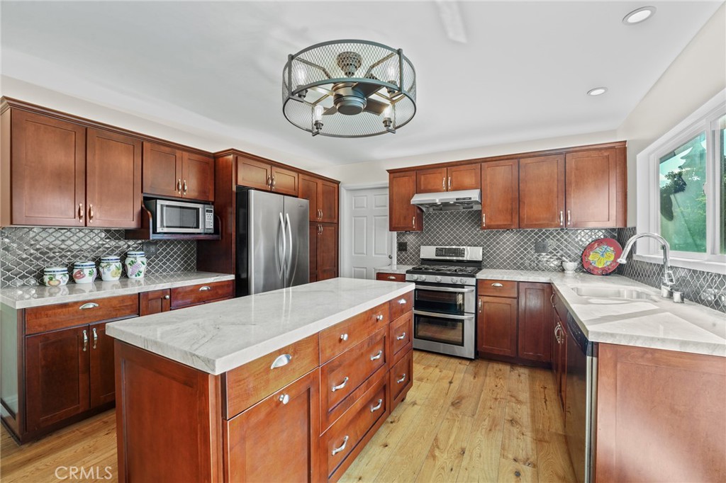 MLS #OC25241962 image #13