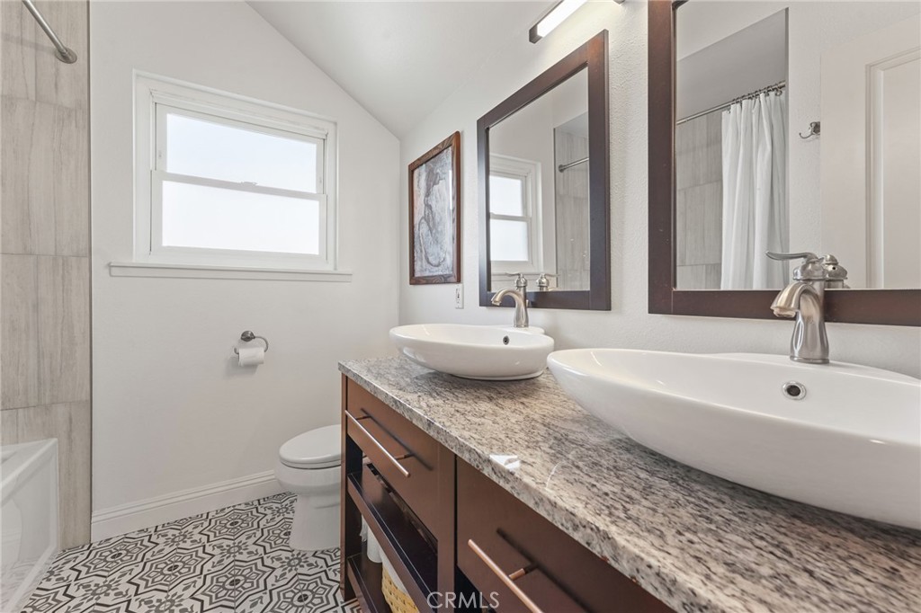 MLS #OC25241962 image #26