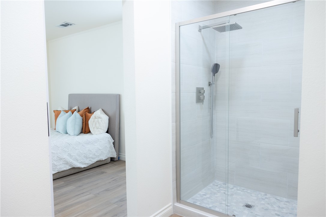 MLS #OC25242048 image #22