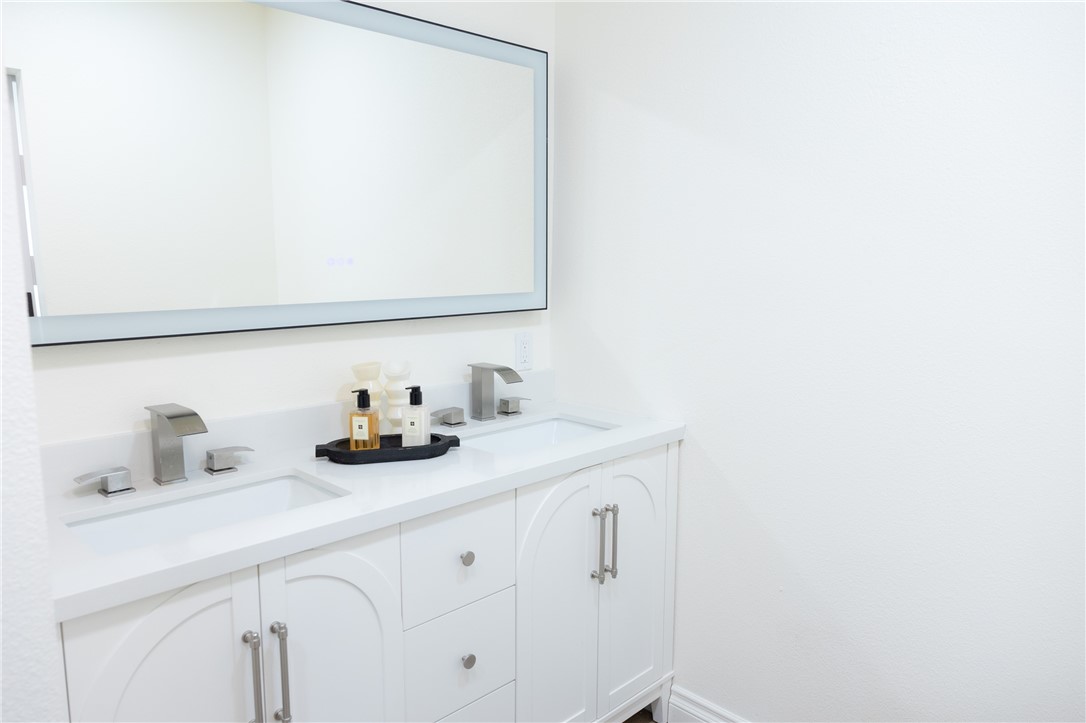 MLS #OC25242048 image #23