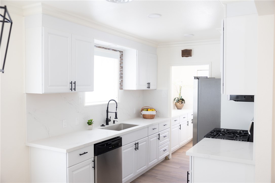 MLS #OC25242048 image #6