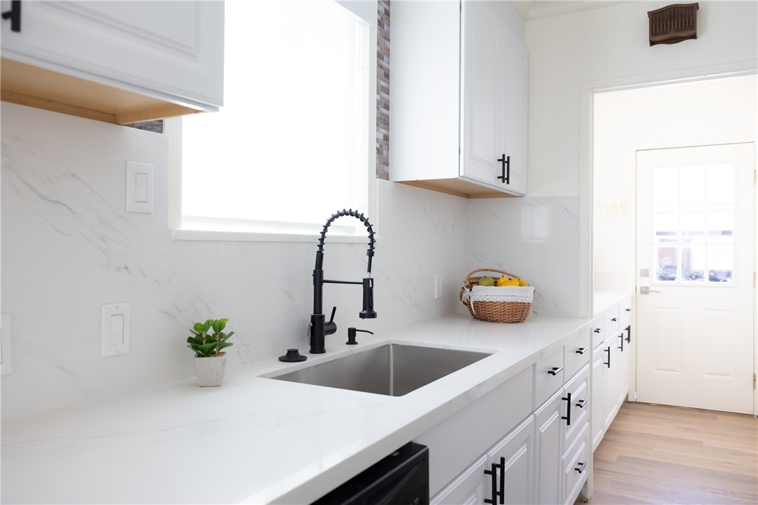 MLS #OC25242048 image #8