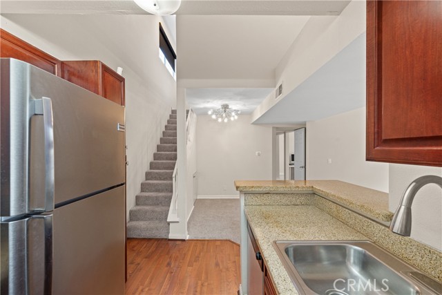 MLS #OC25242074 image #5