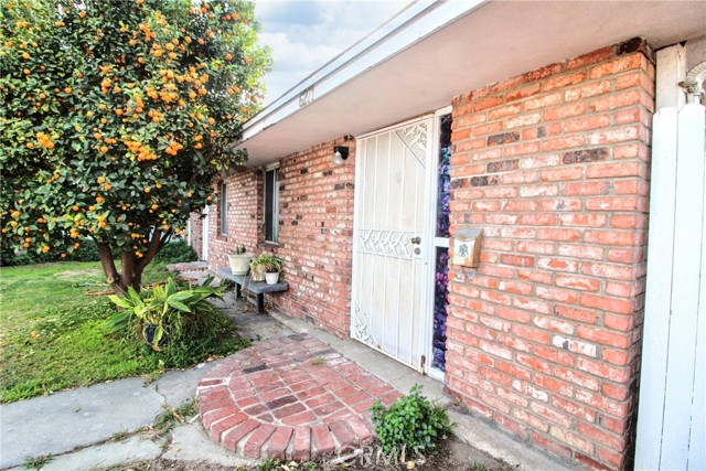 MLS #OC25242103 image #0