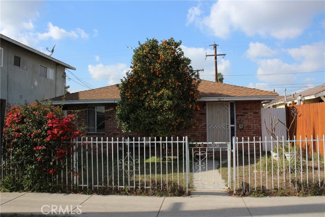 MLS #OC25242103 image #1