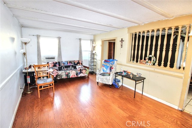 MLS #OC25242103 image #5
