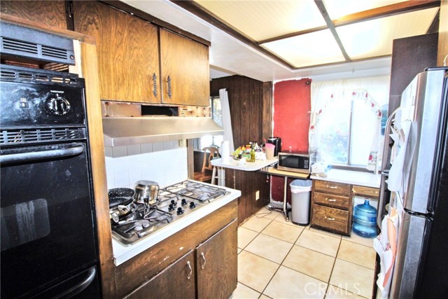 MLS #OC25242103 image #9