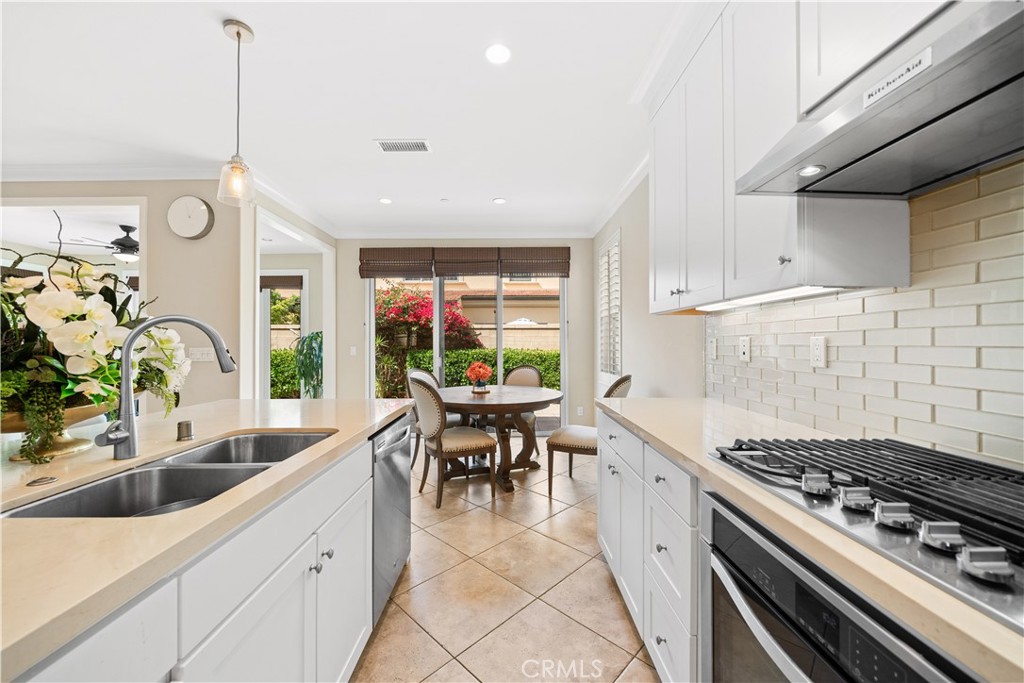 MLS #OC25242107 image #14