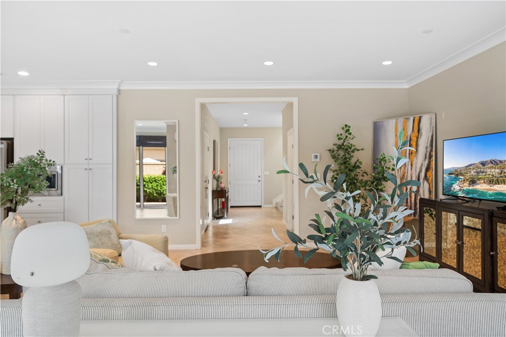 MLS #OC25242107 image #17