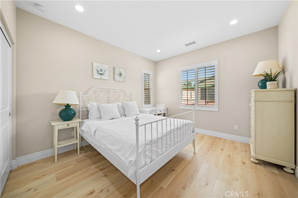 MLS #OC25242107 image #21