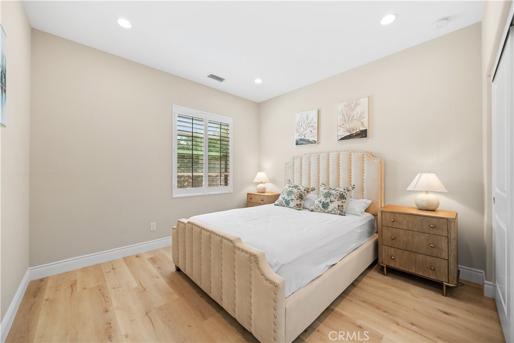 MLS #OC25242107 image #24