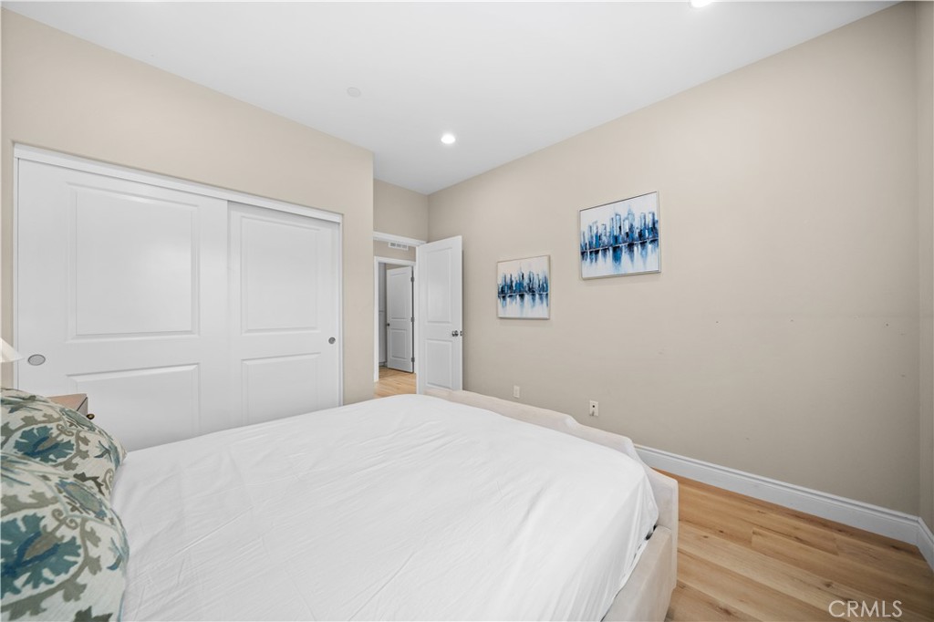 MLS #OC25242107 image #25