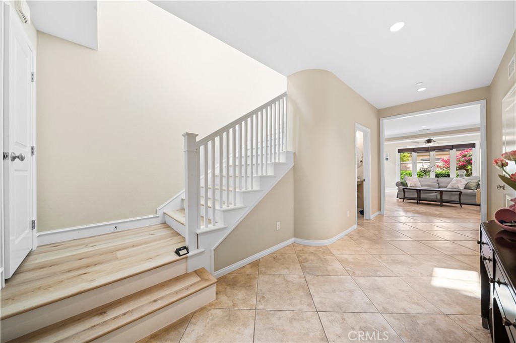 MLS #OC25242107 image #3