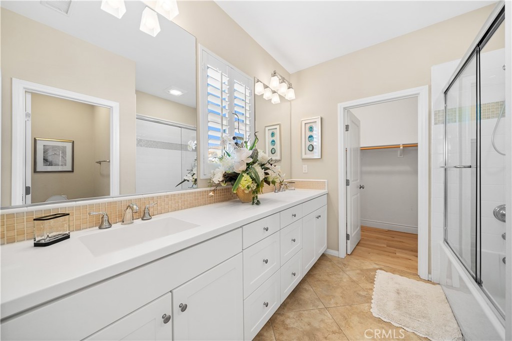 MLS #OC25242107 image #32