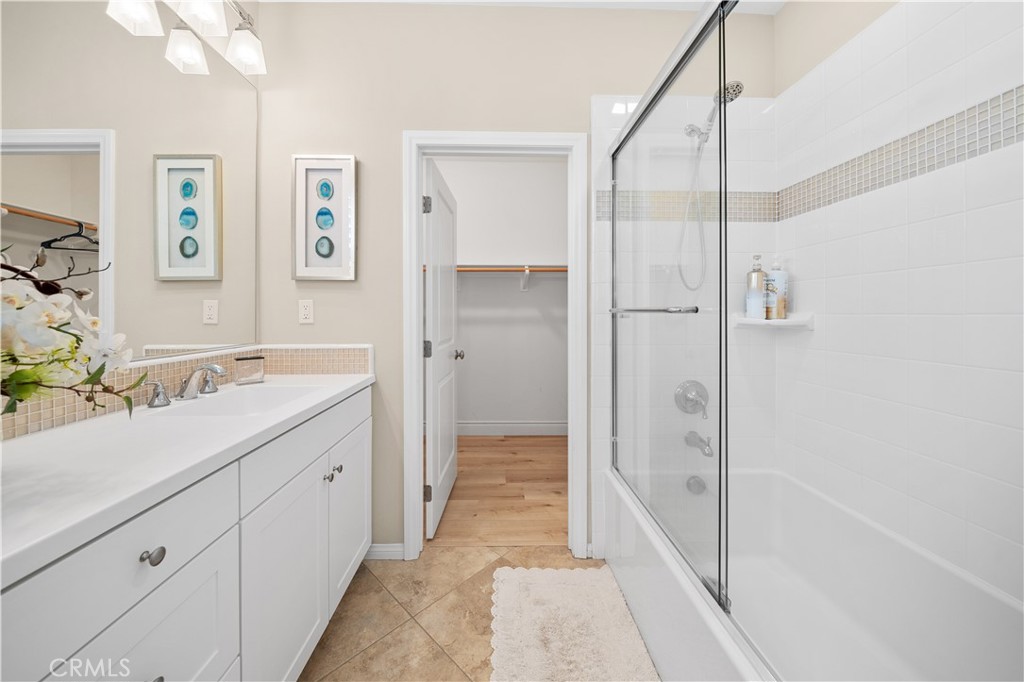 MLS #OC25242107 image #33