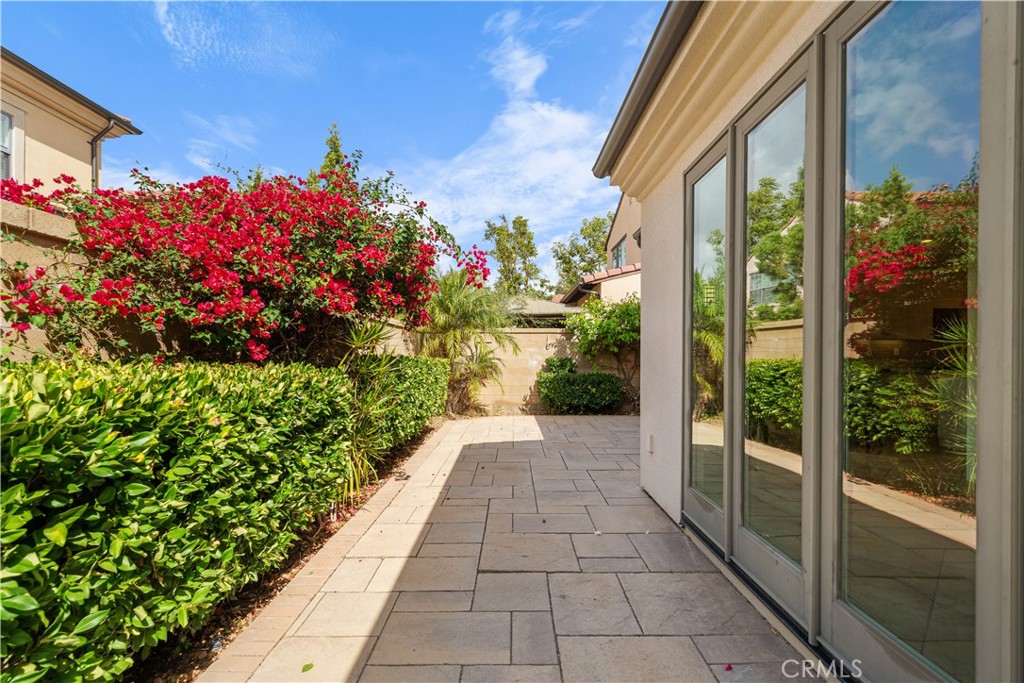 MLS #OC25242107 image #38