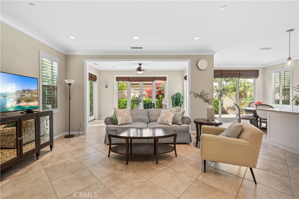 MLS #OC25242107 image #5