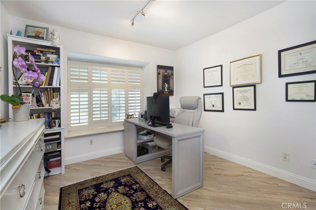 MLS #OC25242178 image #12