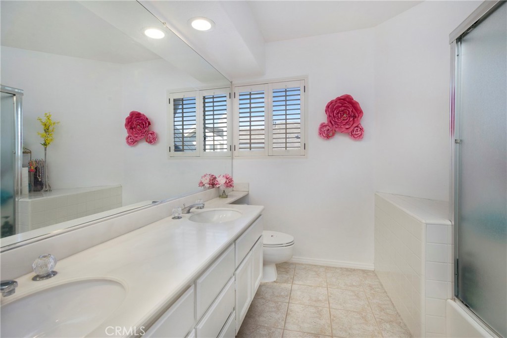 MLS #OC25242178 image #17