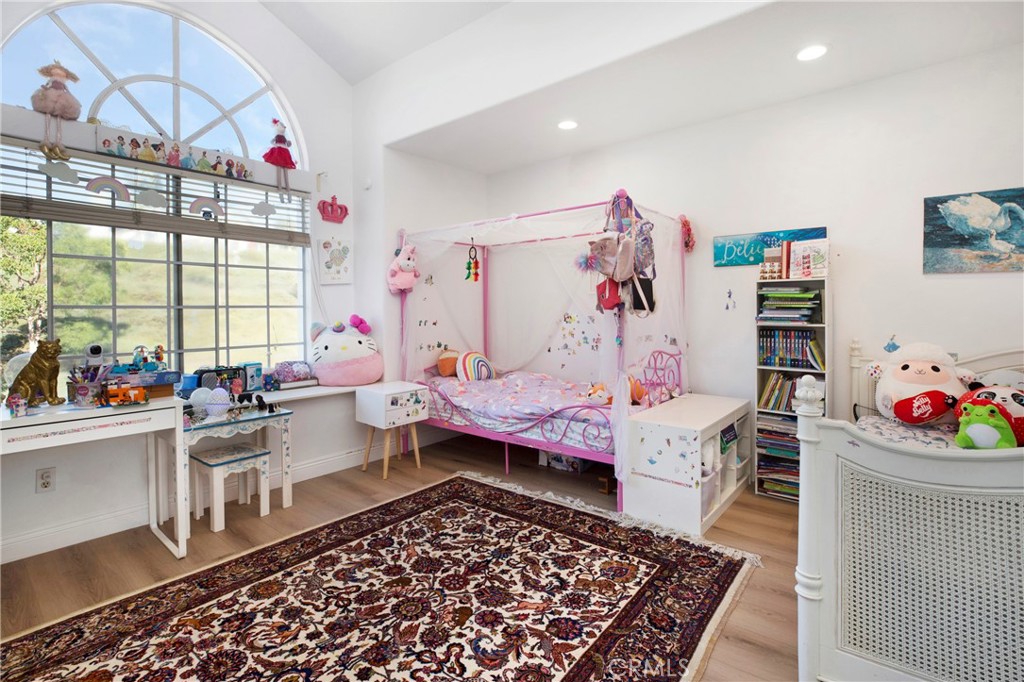 MLS #OC25242178 image #18
