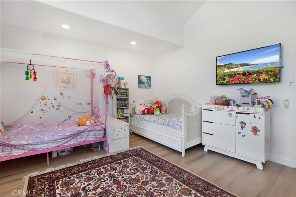 MLS #OC25242178 image #19