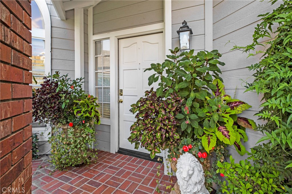 MLS #OC25242178 image #2