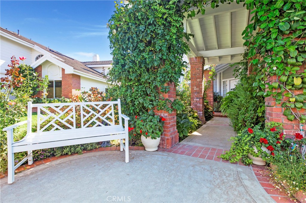 MLS #OC25242178 image #24