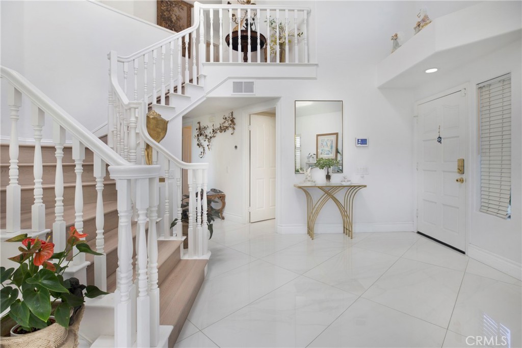 MLS #OC25242178 image #7