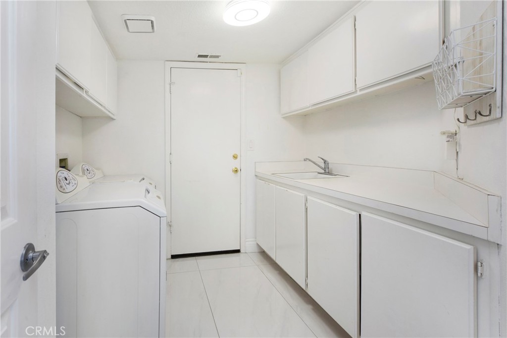 MLS #OC25242178 image #9