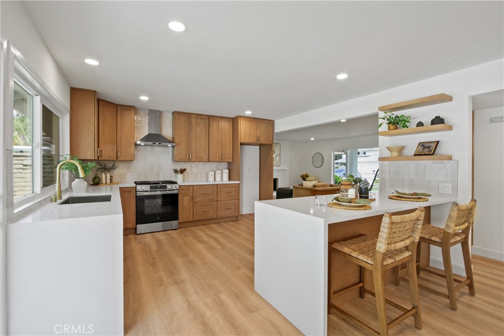 MLS #OC25242202 image #1