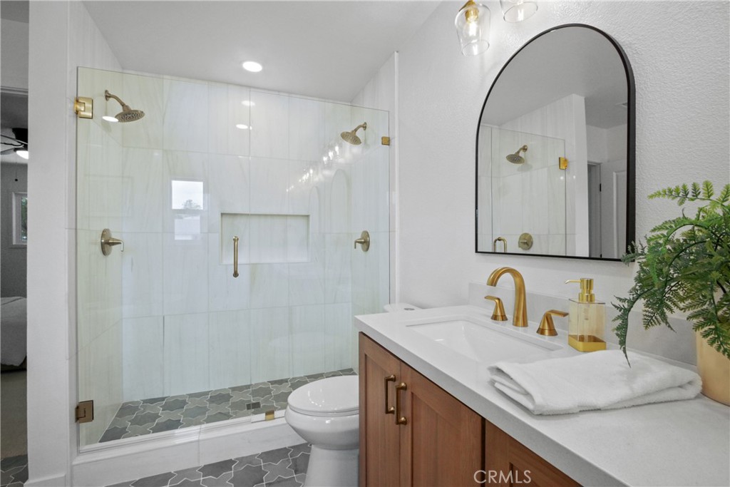 MLS #OC25242202 image #12