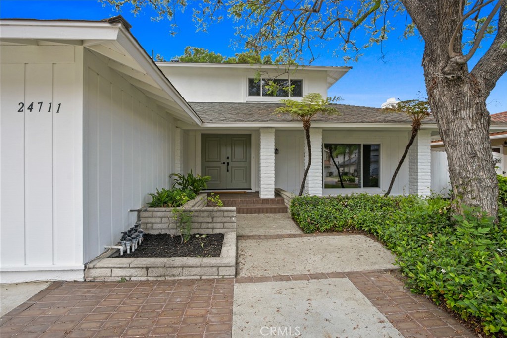 MLS #OC25242202 image #17