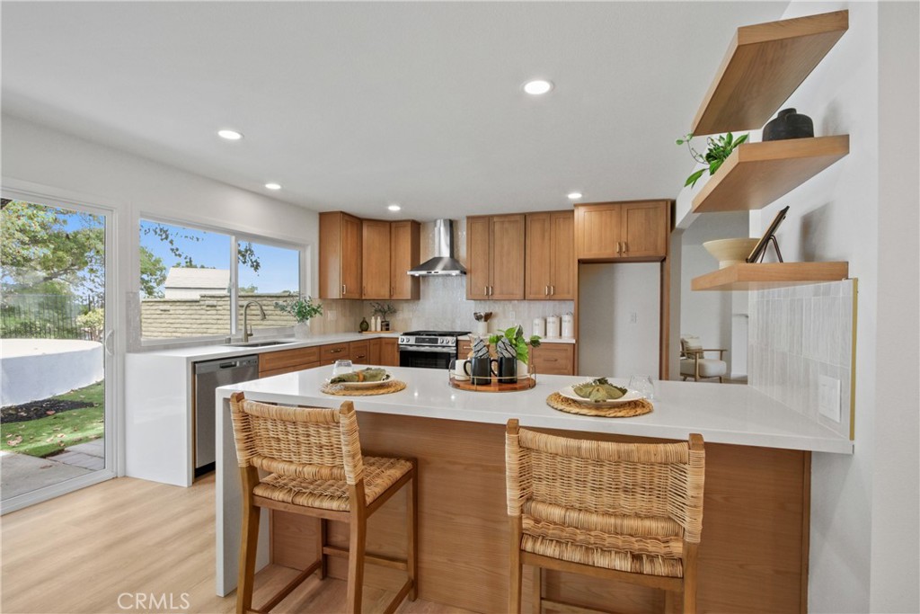 MLS #OC25242202 image #2