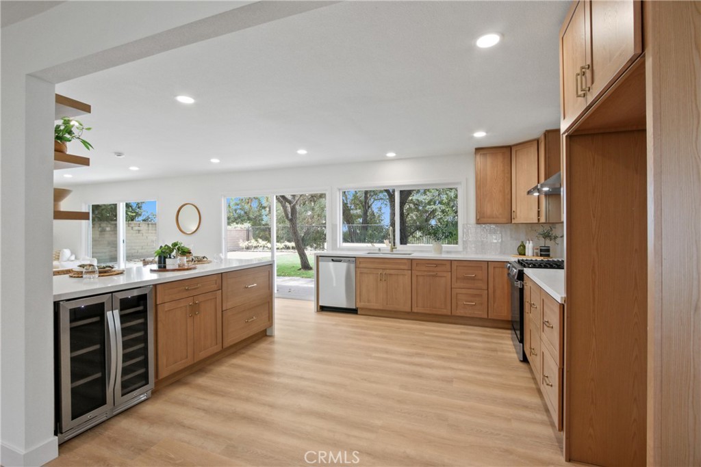 MLS #OC25242202 image #3