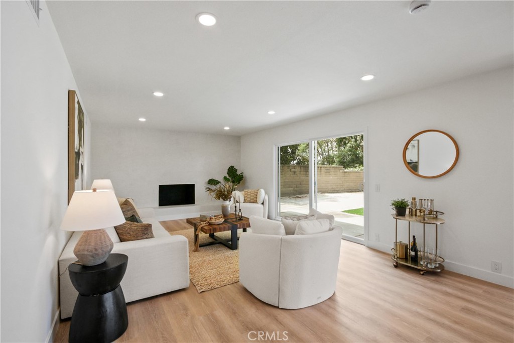 MLS #OC25242202 image #7