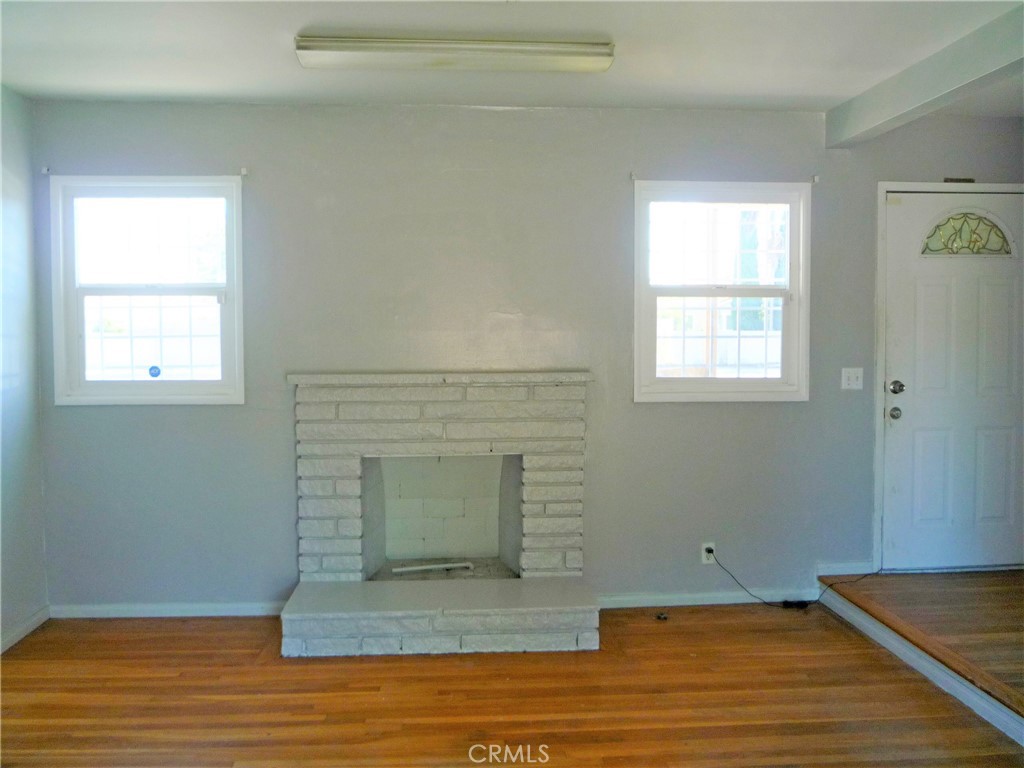 MLS #OC25242281 image #1