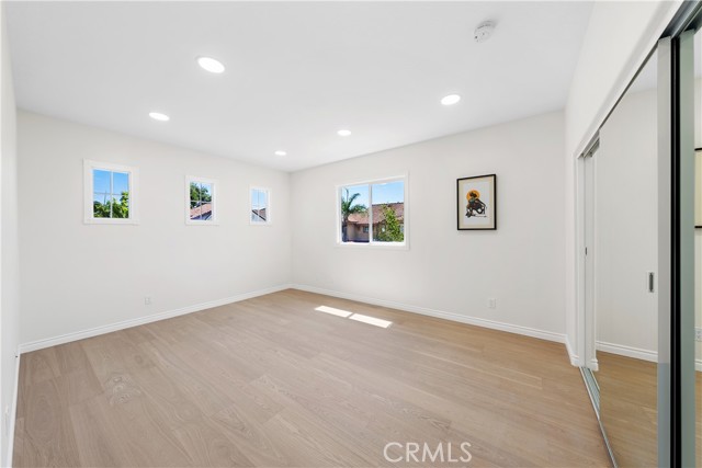 MLS #OC25242292 image #24