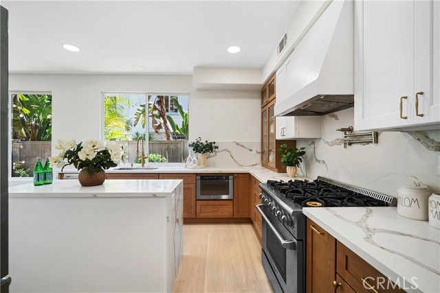 MLS #OC25242292 image #9