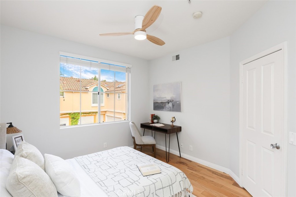 MLS #OC25242305 image #10