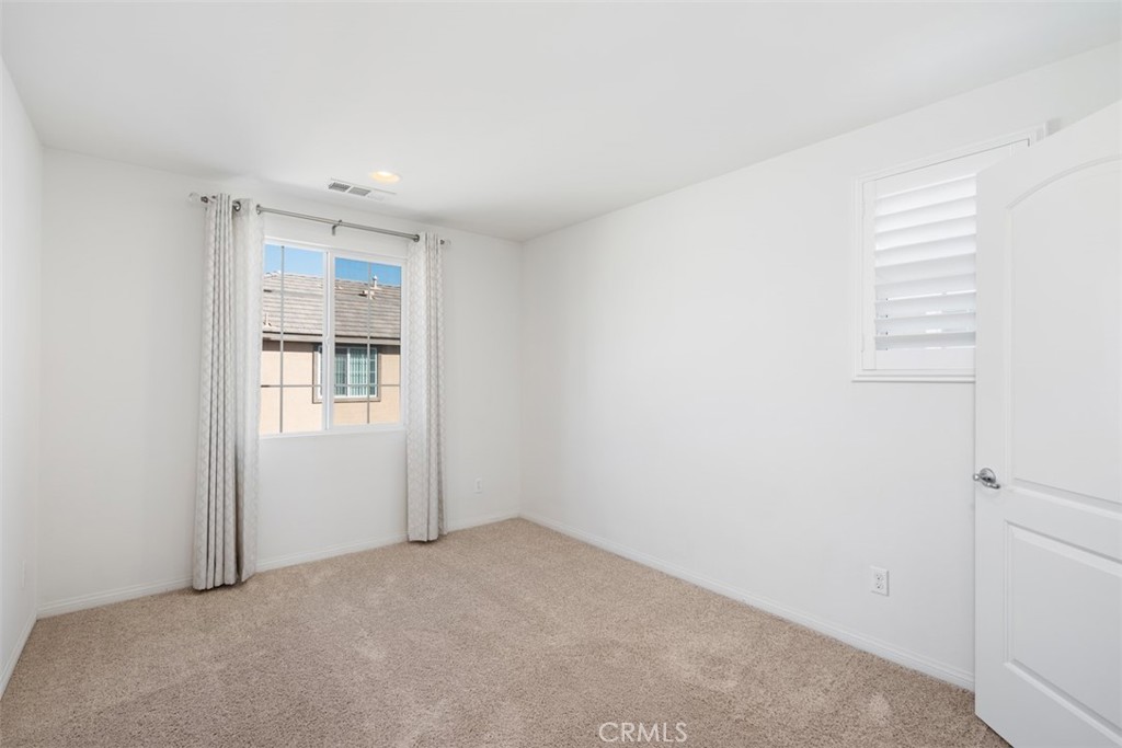 MLS #OC25242341 image #11