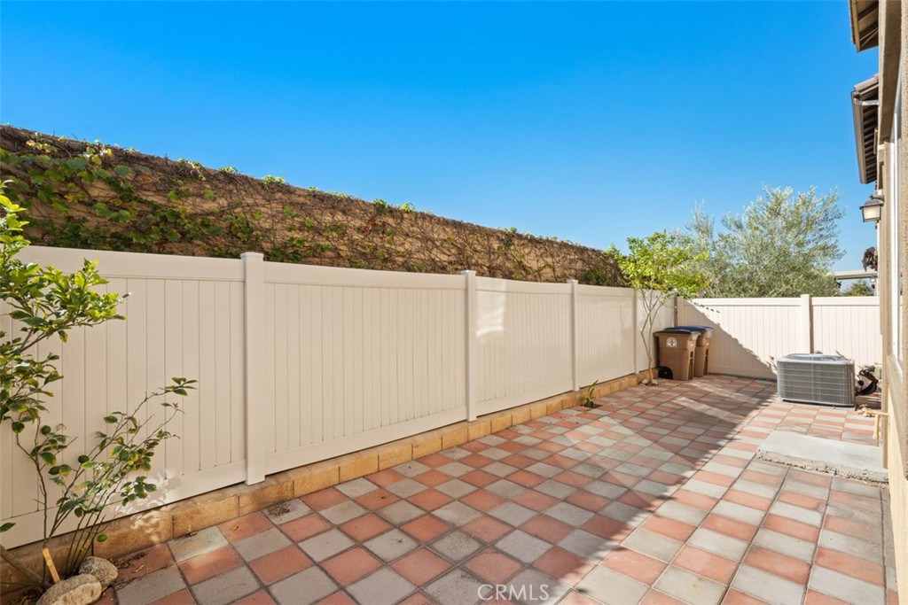 MLS #OC25242341 image #22