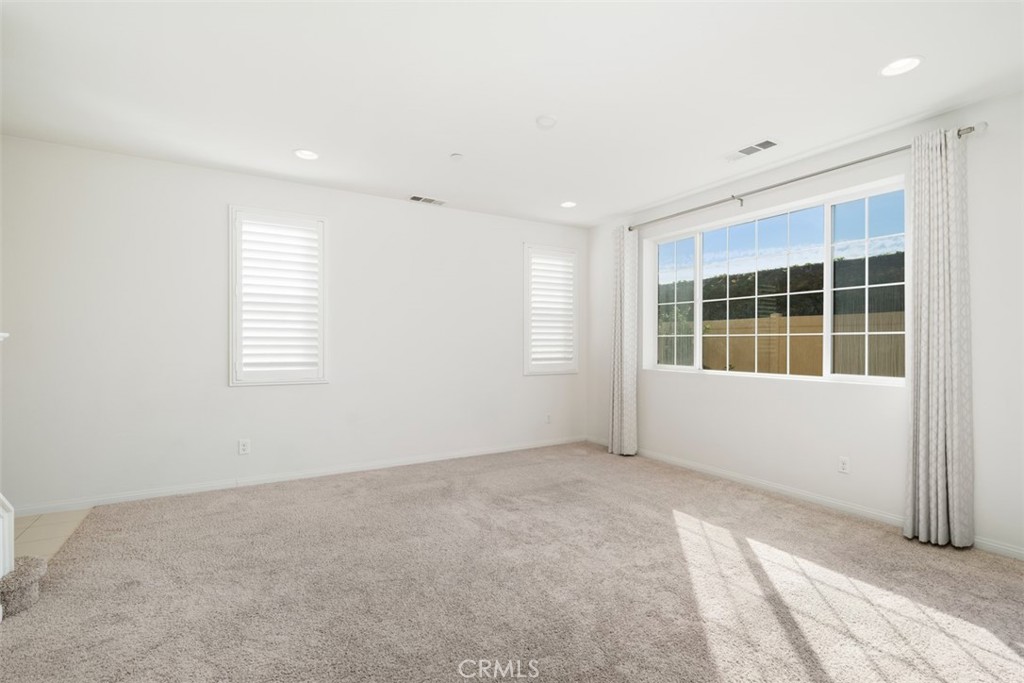 MLS #OC25242341 image #4