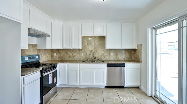 MLS #OC25242486 image #11